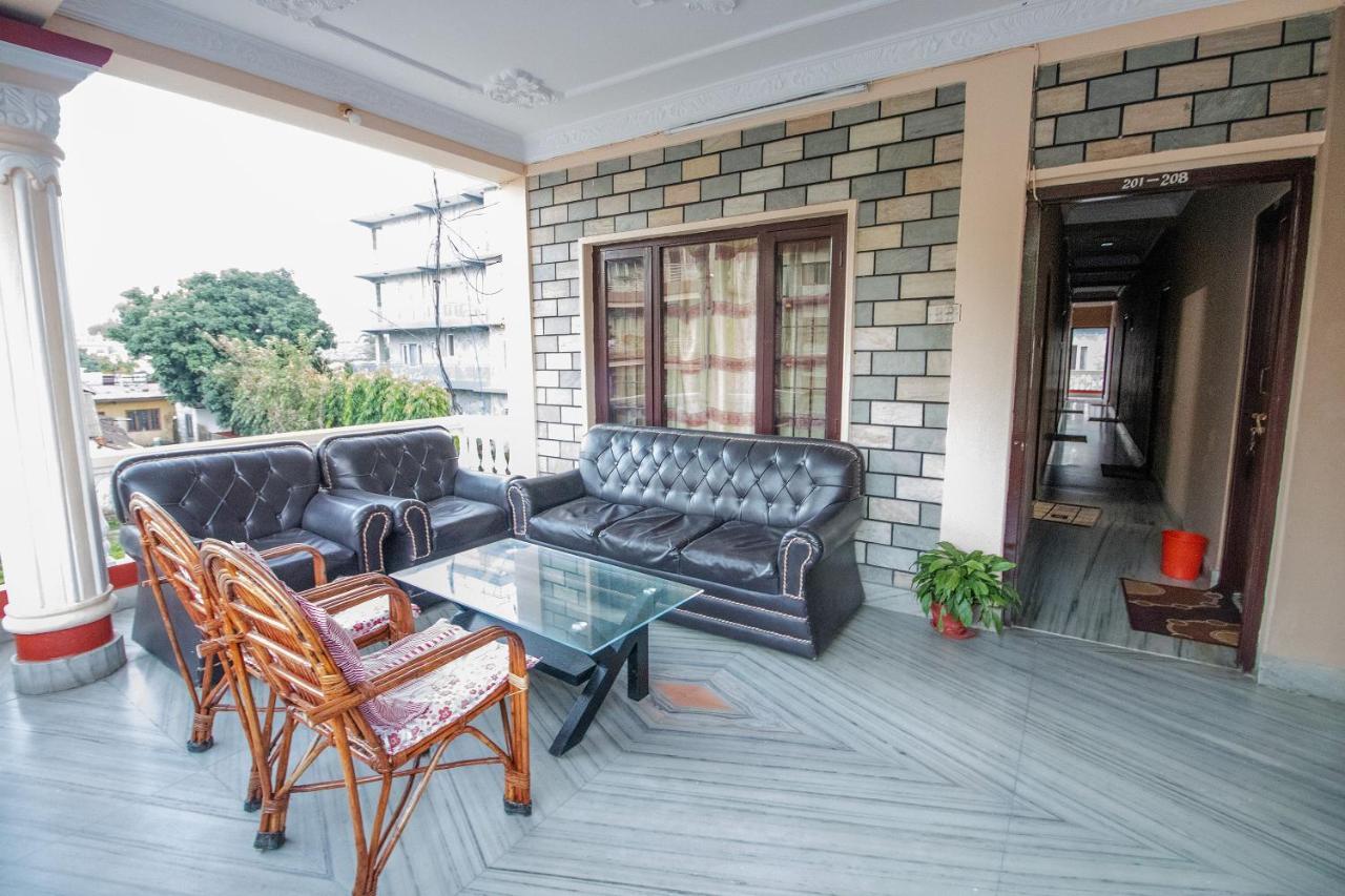 Hotel Royal Image Покхара Экстерьер фото