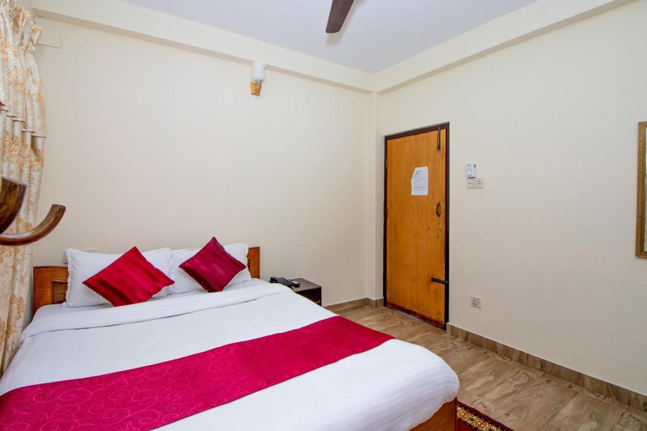 Hotel Royal Image Покхара Экстерьер фото