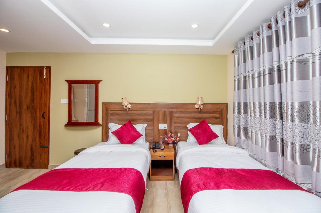 Hotel Royal Image Покхара Экстерьер фото