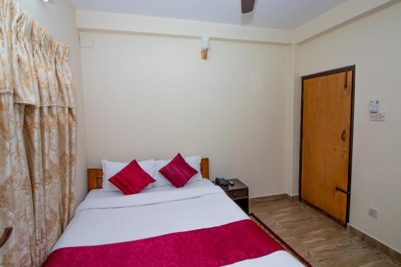 Hotel Royal Image Покхара Экстерьер фото